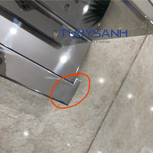 Đầu thanh cài được thiết kế chống trượt cuộn giấy