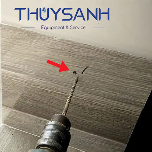 Đánh dấu vị trí cần khoan trên tường